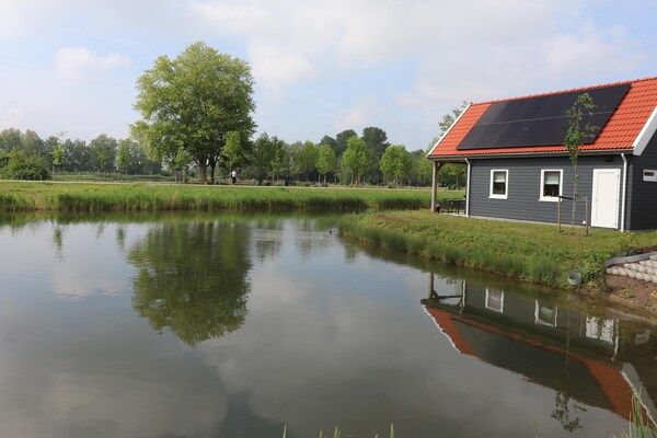 Buitenkant - Mooi vakantiehuis vlakbij het water in Zuid-Holland (1)