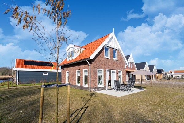 Buitenkant - Vakantiehuis met veel privacy in Simonshaven (1)