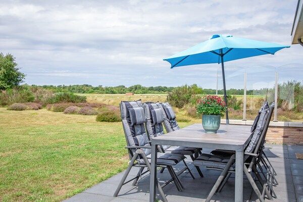 Terras - Stijlvolle Texel-ontsnapping met spa in Den Burg (5)