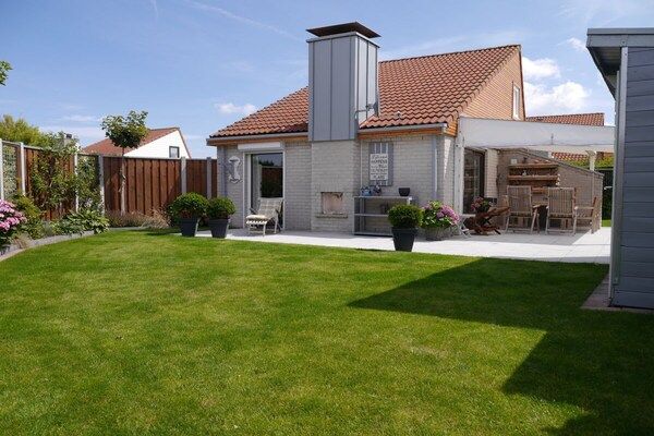 Buitenkant - Zonnedek van de villa in Julianadorp (1)