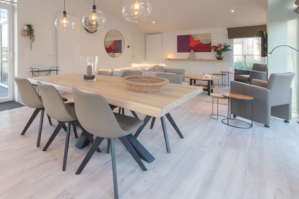 Woonkamer - Chalet in Zeeland bij Bosrand in Wemeldinge (4)