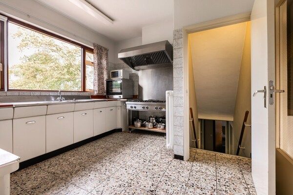 Keuken - Ruime villa met privébioscoop, wellness in Herpen (4)