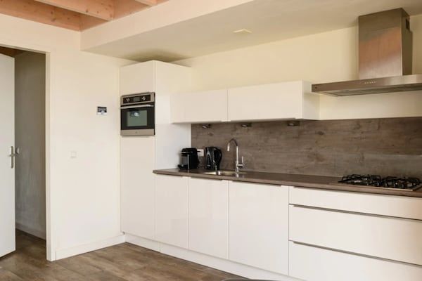 Keuken - Vakantiehuis met tuin nabij Tjeukermeer in Langelille (4)
