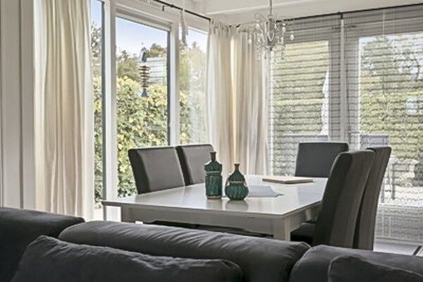 Eetkamer - Huijsmansverhuur Type C Comfort Plus Berk 14 in Ouddorp (5)