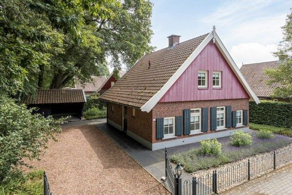 Buitenkant - Winterswijk Moderne retraite in Winterswijk Meddo (2)