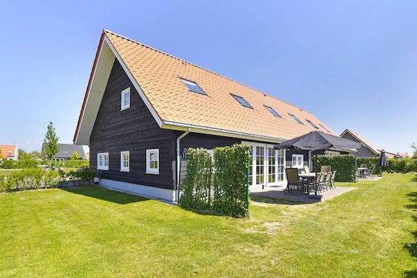 Buitenkant - Vakantiehuis in Zeeland bij Noordzeestrand in Nieuwvliet (1)