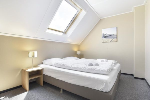 Slaapkamer - Comfort aan zee met tuin in Nieuwvliet (3)