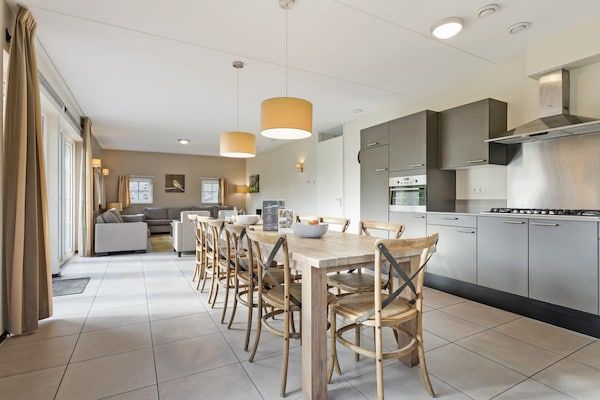 Keuken - Comfort aan zee met tuin in Nieuwvliet (4)