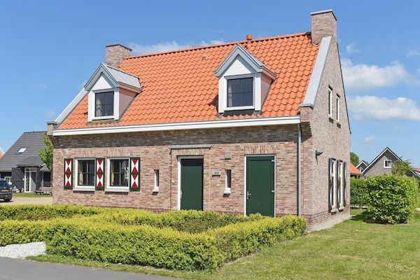 Buitenkant - Vakantiehuis in Zeeland bij Noordzeestrand in Nieuwvliet (1)