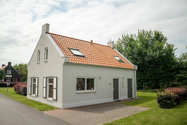 Buitenkant - Vakantiehuis in Zeeland bij Noordzeestrand in Nieuwvliet (1)