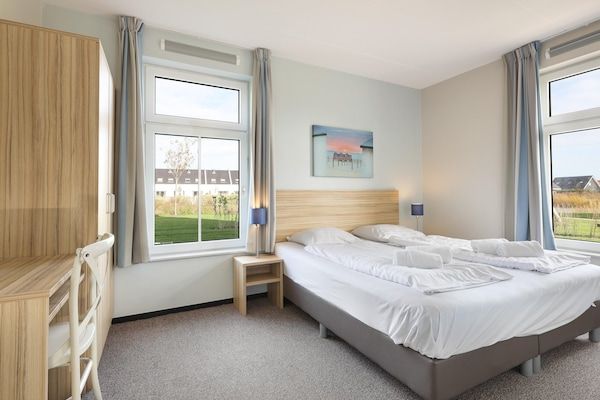 Slaapkamer - Zeeuws Huis voor Alle Leeftijden in Nieuwvliet (3)