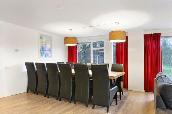 Woonkamer - Vakantiehuis in Midlaren, sauna in Midlaren (3)