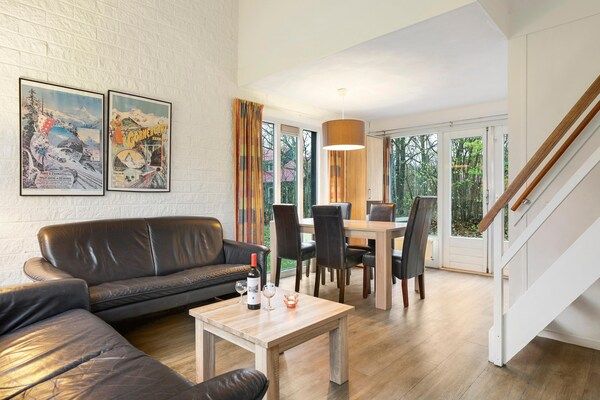 Woonkamer - Vakantiehuis aan het meer voor 5 personen in Midlaren (4)