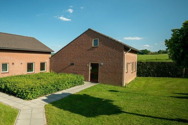 Buitenkant - Ruim familiehuis in Reevallis in Vijlen (1)