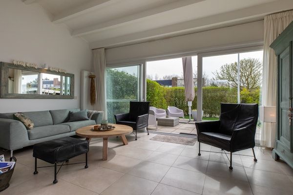 Woonkamer - Vakantiehuis in Nieuwvliet bij het Strand in Nieuwvliet (2)