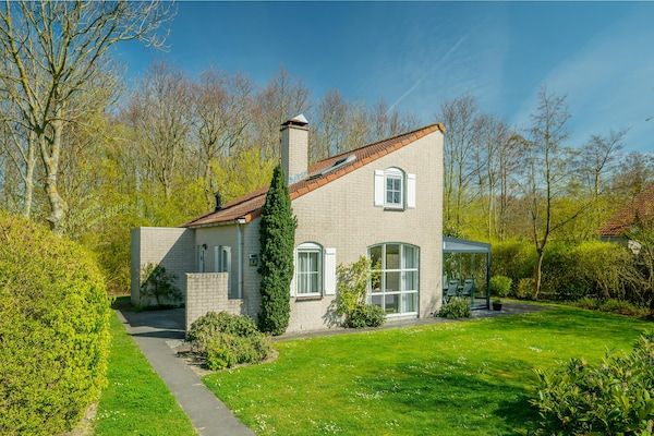 Buitenkant - Ruime woning met tuin in Brouwershaven (2)