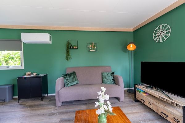 Woonkamer - Chalet in Stegeren bij heidevelden in Stegeren (1)
