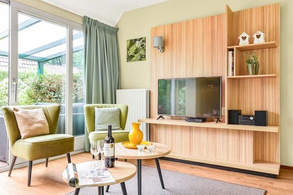 Woonkamer - Vakantiehuis met afwasmachine, 18 km. van Tilburg in Diessen-Baarschot (2)