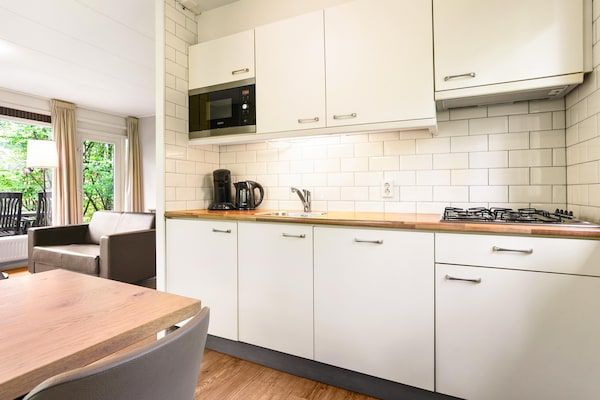 Keuken - Toegankelijke villa aan het meer in Putten (5)