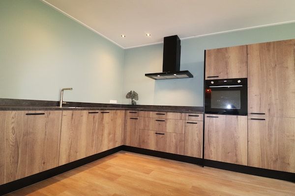 Keuken - Luxe villa aan het water in Leons (4)