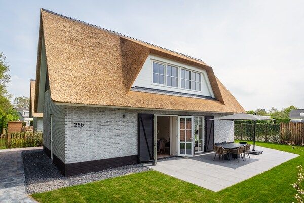Buitenkant - Villa op Texel bij Strand en Bos in De Koog (1)