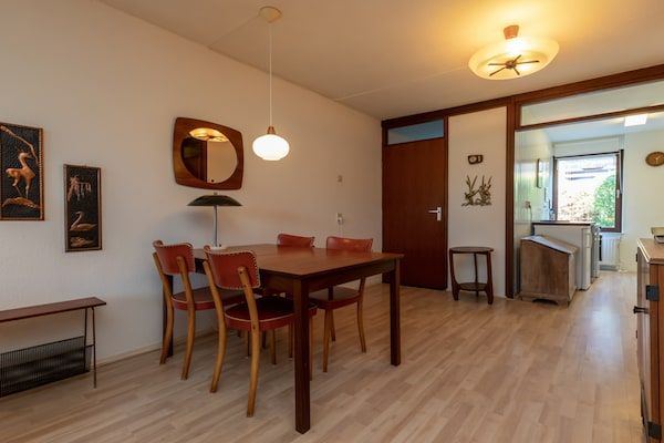 Eetkamer - Vakantiehuis in Veere bij Historisch Centrum in Veere (2)