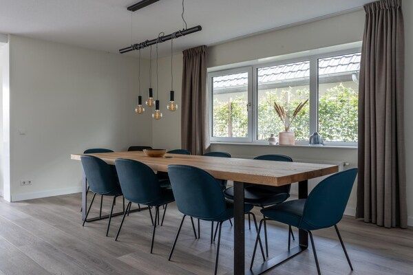 Eetkamer - Vakantiehuis in Sneek aan het water in Sneek (3)