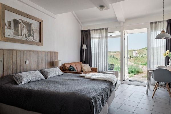 Slaapkamer - Seaside Double Duyn Suites in Callantsoog (2)