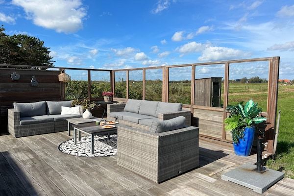 Terras - Vakantiehuis op Texel bij De Hors in Den Hoorn (2)