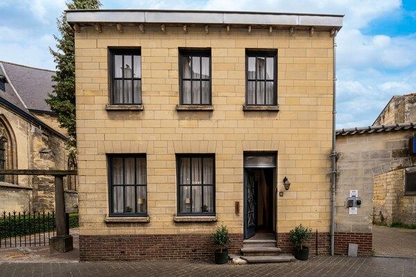 Buitenkant - Marmeren woning met spa, sauna in het stadscentrum in Valkenburg (5)