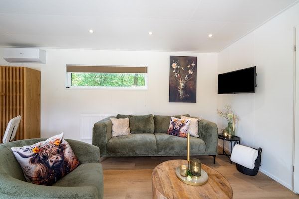 Woonkamer - Lodge bij Veluwe Bos Hattemerbroek in Hattemerbroek (2)