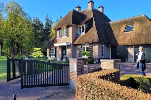 Buitenkant - Villa in Overloon bij Oorlogsmuseum en Zoo in Overloon (5)