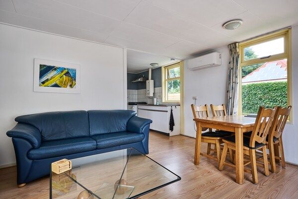 Eetkamer - Appartement in Drenthe bij natuurpaden in De Kiel (2)