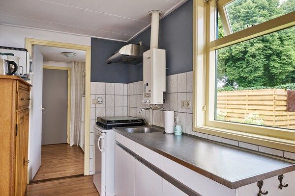 Keuken - Appartement in Drenthe bij natuurpaden in De Kiel (3)