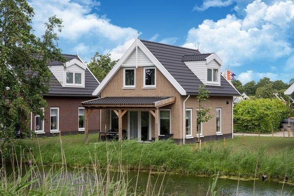 Buitenkant - Vakantiehuis bij Meerstrand Simonshaven in Simonshaven (5)