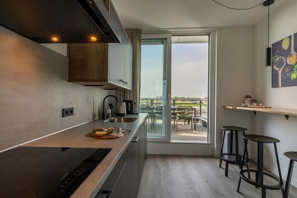 Keuken - Appartement in Sint-Annaland bij Strand in Sint-Annaland (4)