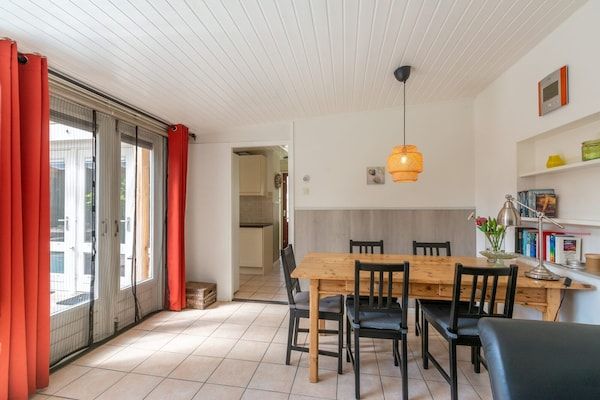 Eetkamer - Dune 186 Bungalow aan rand van Park Duinland in Sint Maartenszee (4)