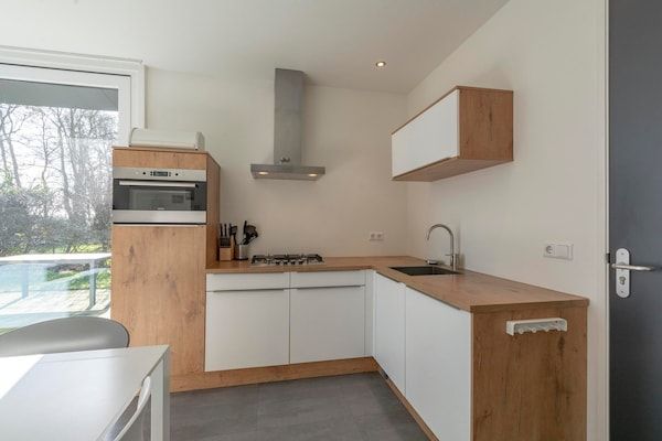 Keuken - Moderne kustontsnapping in Sint Maartensvlotbrug (5)