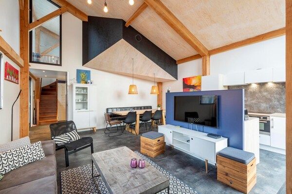 Woonkamer - Villa bij Sint Maartenszee Strand met Jacuzzi in Sint Maartenszee (3)