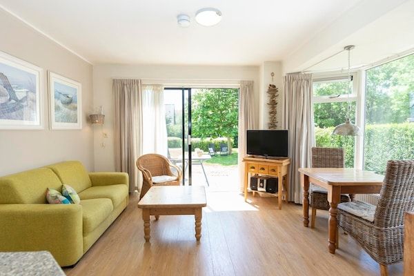 Woonkamer - Appartement voor 2 gasten Alikruik in De Koog in De Koog (2)