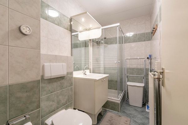 Badkamer - Heldere kustschuilplaats in Julianadorp aan Zee (5)