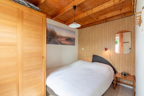 Slaapkamer - Bungalow bij Strand en Bos in De Blenck in Callantsoog (4)