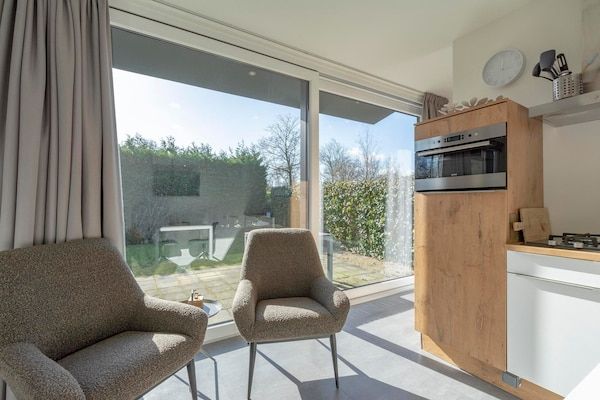 Woonkamer - Suite De Uitwaayer voor 2 personen in Sint Maartensvlotbrug (2)