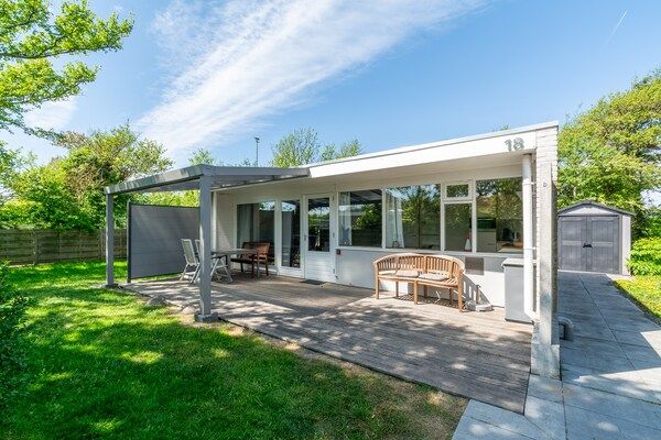 Buitenkant - Garnekuul 18 vakantiehuis met veranda in Callantsoog (1)