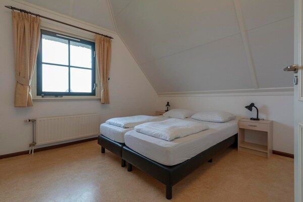 Slaapkamer - De Buitenplaats 97 villa voor 5 personen in Callantsoog (4)
