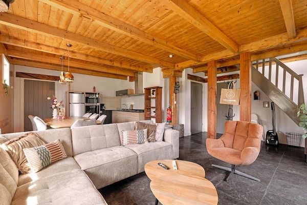 Woonkamer - Appartement met tuin in Nederlands landschap in Callantsoog (2)