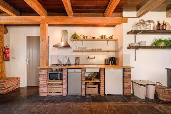 Keuken - Ruim appartement met tuin in Callantsoog (4)