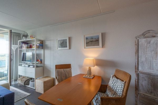 Eetkamer - Charmante strandschuilplaats in Callantsoog (3)