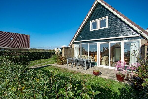 Buitenkant - Callantsogervaart 3-8 huis vlakbij het strand in Julianadorp aan Zee (1)