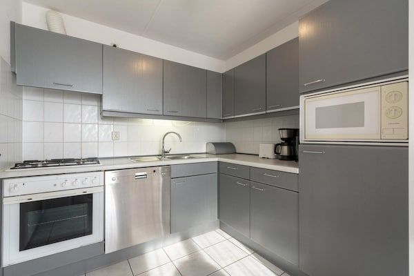 Keuken - Villa in Julianadorp bij Strand in Julianadorp aan Zee (2)